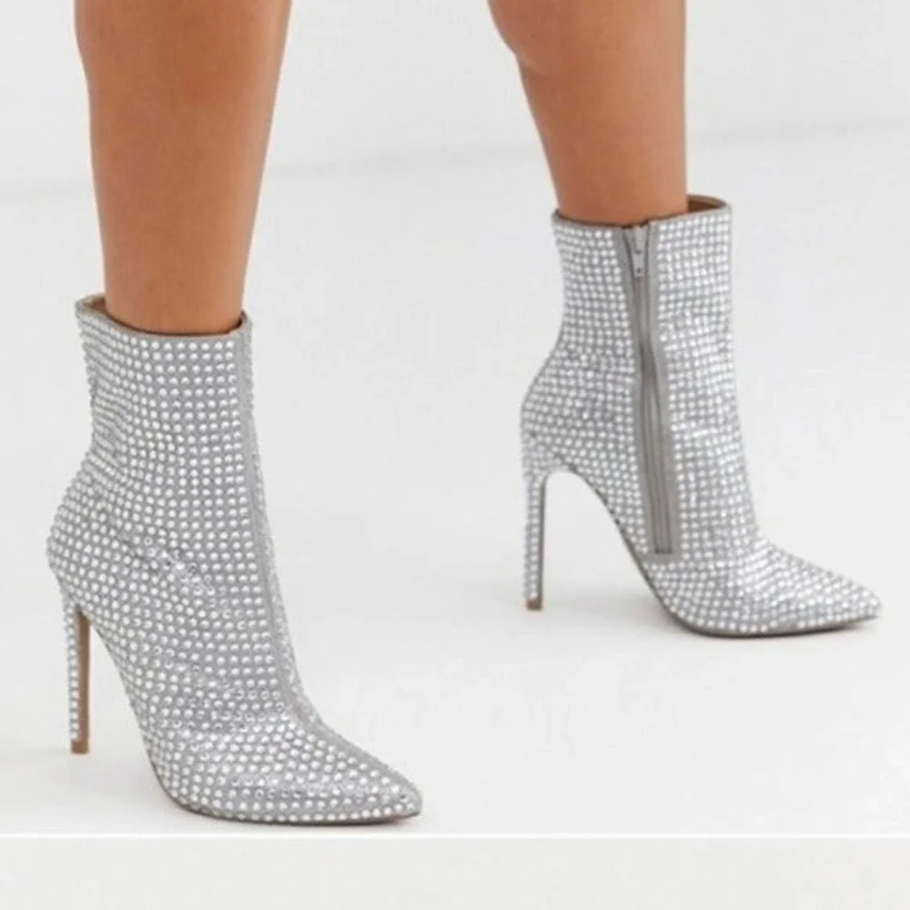 NEW! STEVE MADDEN Rhinestone Boots 5.5.